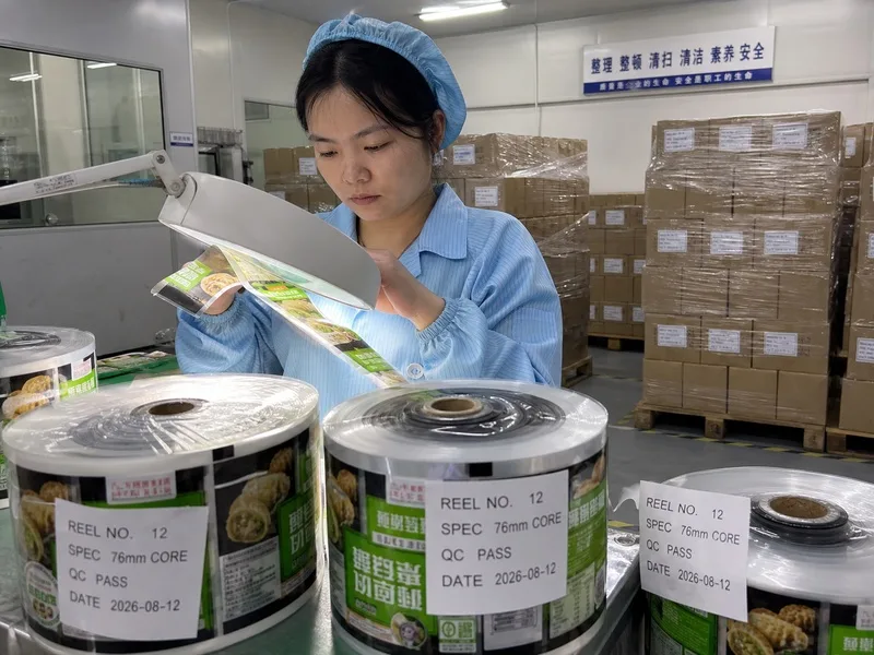 finished label reels QC inspection
