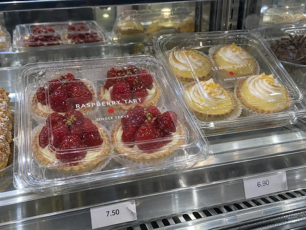 Clear pastry clamshell with front label